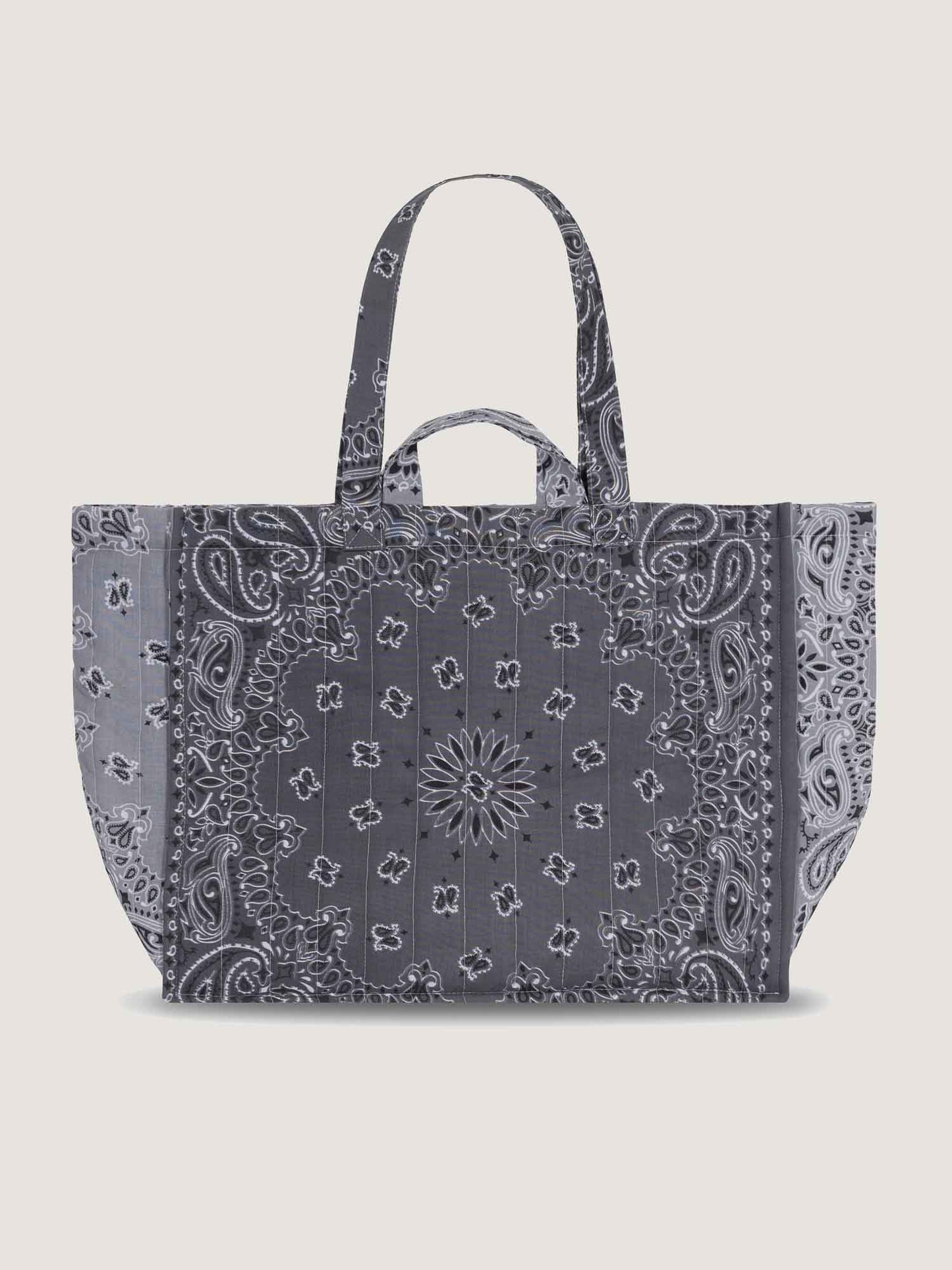 콜잇바이유어네임 퀼팅 맥시 카바 토트백 - LOVE - 다크 그레이 / 페일 그레이 상세이미지 2